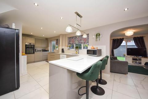 4 Acorn Close, Leigh, WN7 3HZ