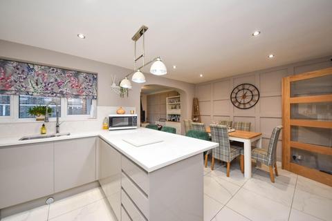 4 Acorn Close, Leigh, WN7 3HZ