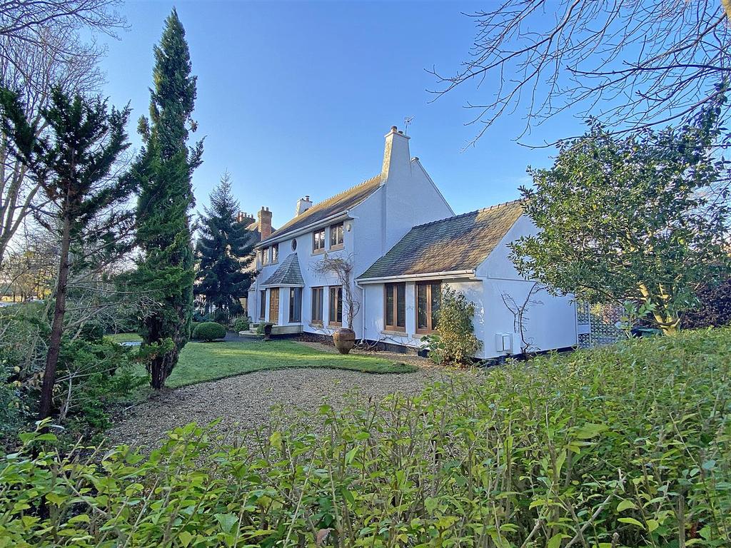 Elm Avenue, Crosby 4 bed detached house £775,000