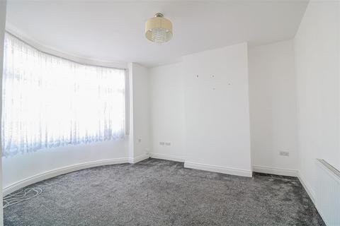 2 bedroom flat for sale - Central Avenue, Southend-on-sea, SS2