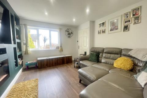 8 Poppy Close, Exeter, EX4 2NZ