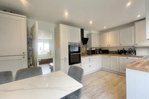 8 Poppy Close, Exeter, EX4 2NZ
