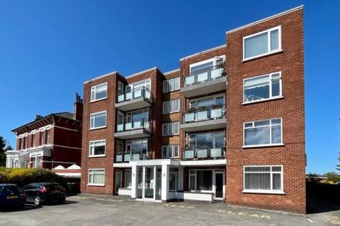 2 bedroom flat to rent - Argyle Road, Southport, PR9