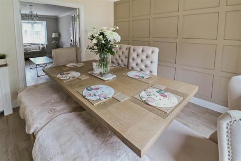 16 Ranulf Close, Harlow, CM17 0GX