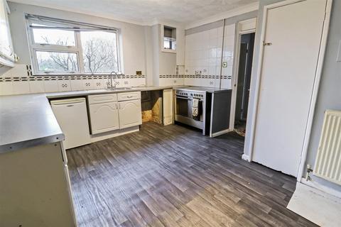225 Milwards, Harlow, CM19 4SL