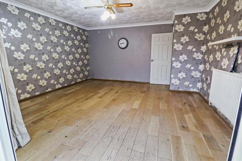225 Milwards, Harlow, CM19 4SL