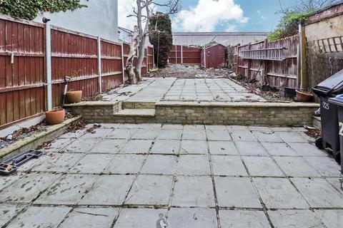225 Milwards, Harlow, CM19 4SL