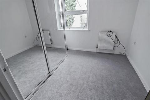 225 Milwards, Harlow, CM19 4SL