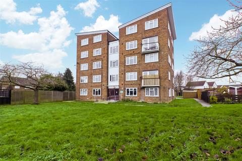 18 Pytt Field, Harlow, CM17 9AA