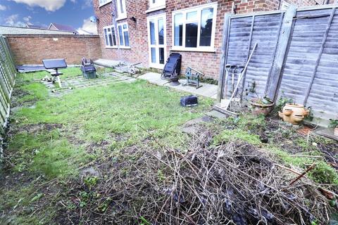 18 Pytt Field, Harlow, CM17 9AA