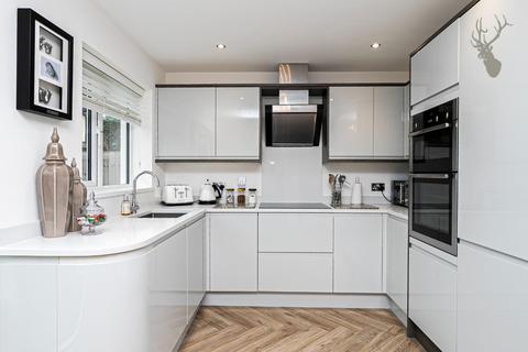 1a Graylands, Theydon Bois, Epping, CM16 7LB