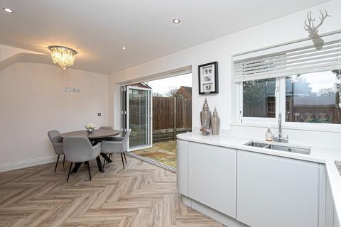 1a Graylands, Theydon Bois, Epping, CM16 7LB