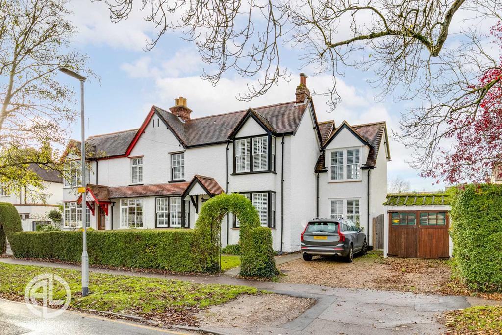 Lytton Ave, Letchworth Garden City, SG6 3HU 4 bed semidetached house £850,000