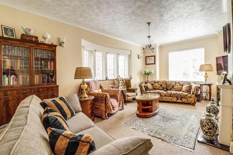 14 Woodstock Road, Rochester, ME2 2DN