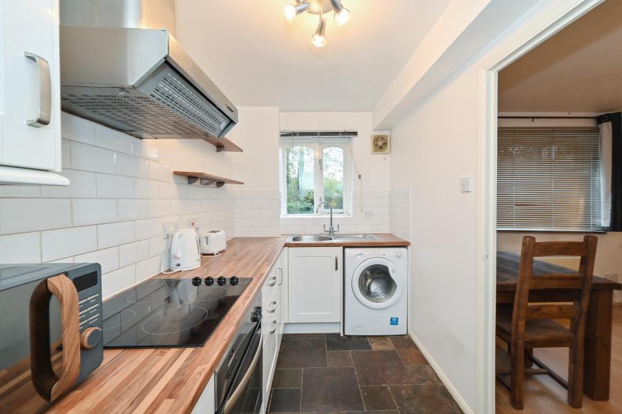 Telegraph Place Isle Of Dogs 1 bed apartment £1,365 pcm (£315 pw)