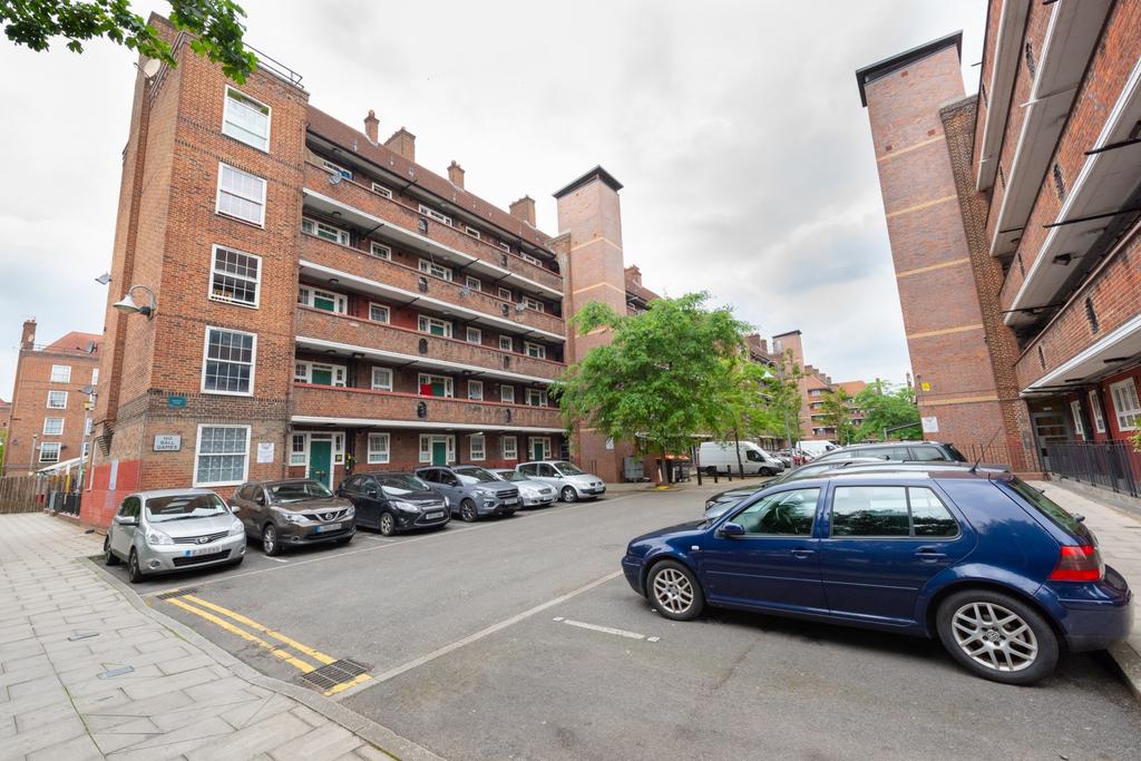 Pembury Close, Pembury Estate... 2 bed flat £349,950