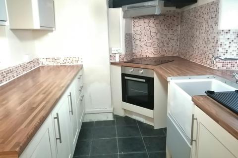 3 bedroom cottage to rent, The Square, Bradworthy EX22