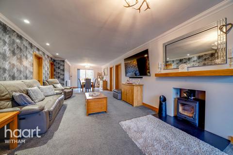 100 Maldon Road, Tiptree, Colchester, CO5 0BN