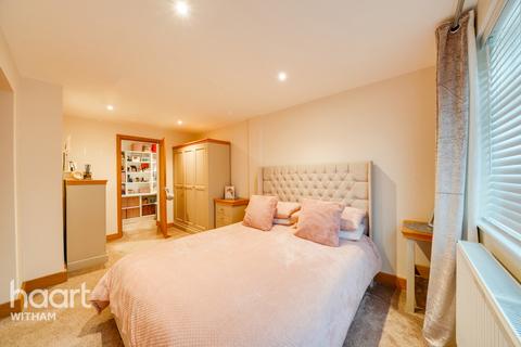 100 Maldon Road, Tiptree, Colchester, CO5 0BN