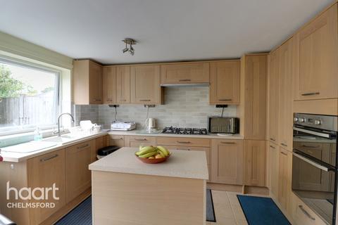 68 Goshawk Drive, Chelmsford, CM2 8XP