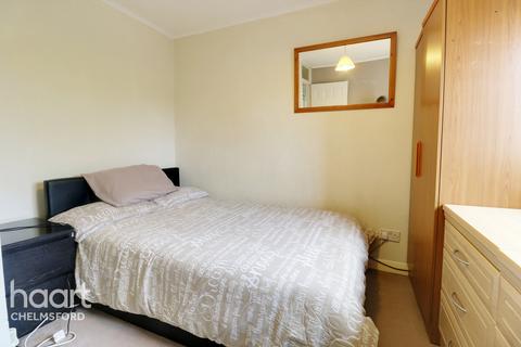68 Goshawk Drive, Chelmsford, CM2 8XP