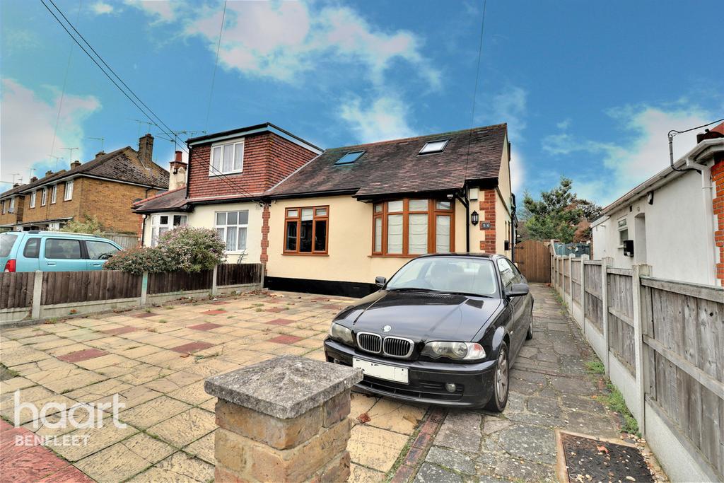 Richmond Avenue, Benfleet 3 bed chalet £400,000