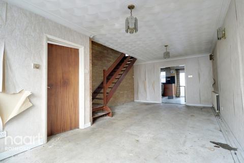 2 Dunton Road, Romford, RM1 4AH