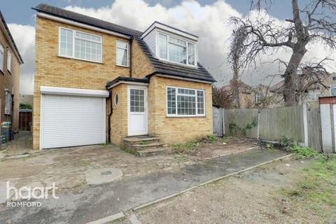 2 Dunton Road, Romford, RM1 4AH