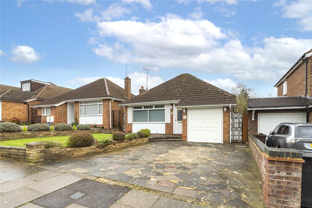 Robert Avenue, St. Albans, Hertfordshire 3 bed bungalow £635,000