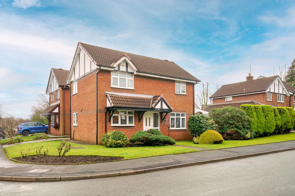 Drive, Bolton, BL1 3 bed detached house £295,000