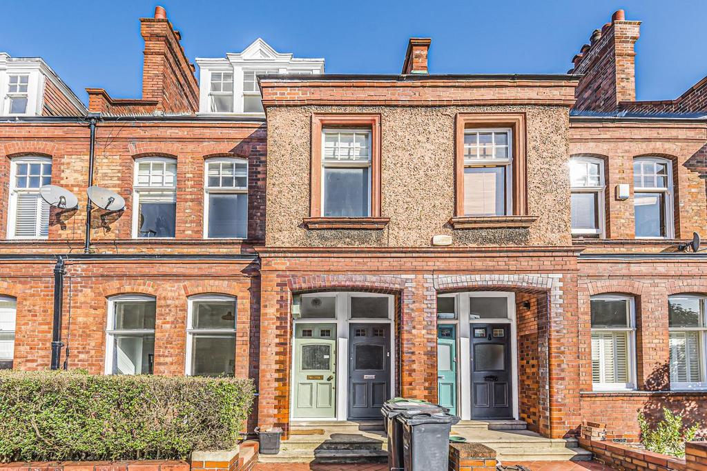 Avenue, Streatham Hill 3 bed flat £550,000