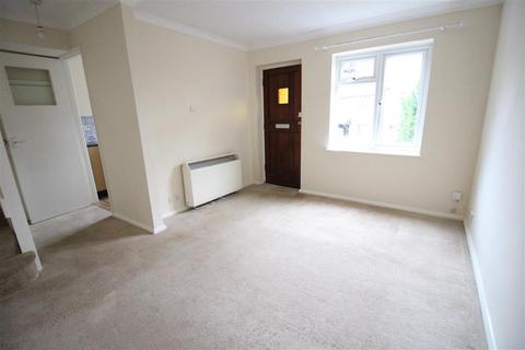 1 bedroom terraced house to rent, Garnet Road, Bordon