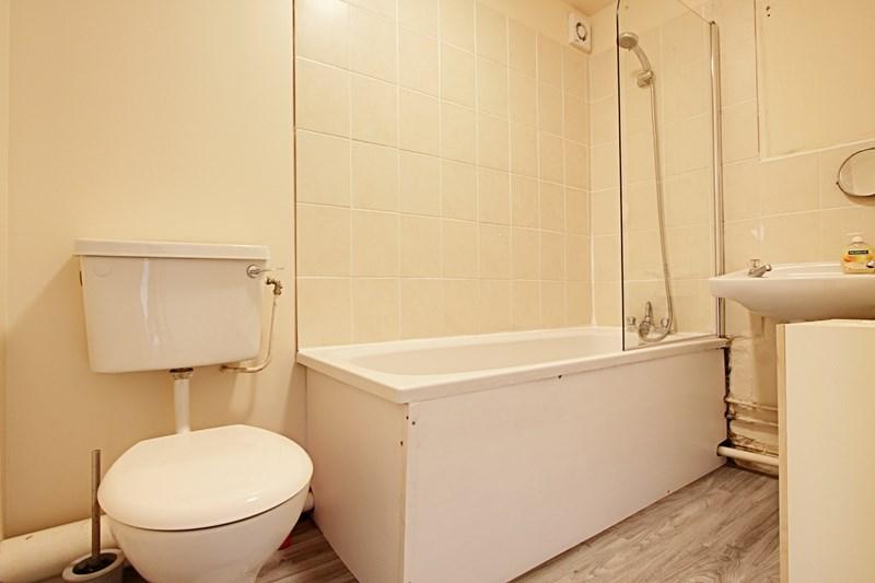 Hispano Mews, Martini Drive, Enfield... Studio £850 pcm (£196 pw)