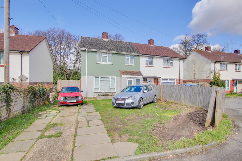 Barnfield Road, Weston 3 bed semidetached house £265,000