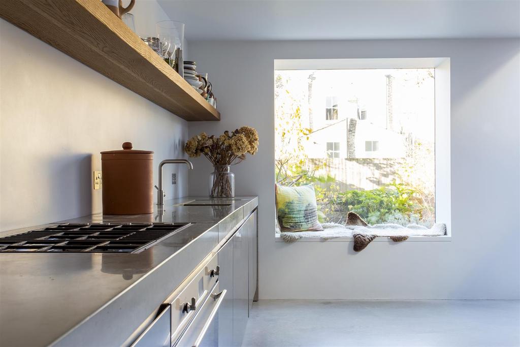 Chesholm Road 07.jpg