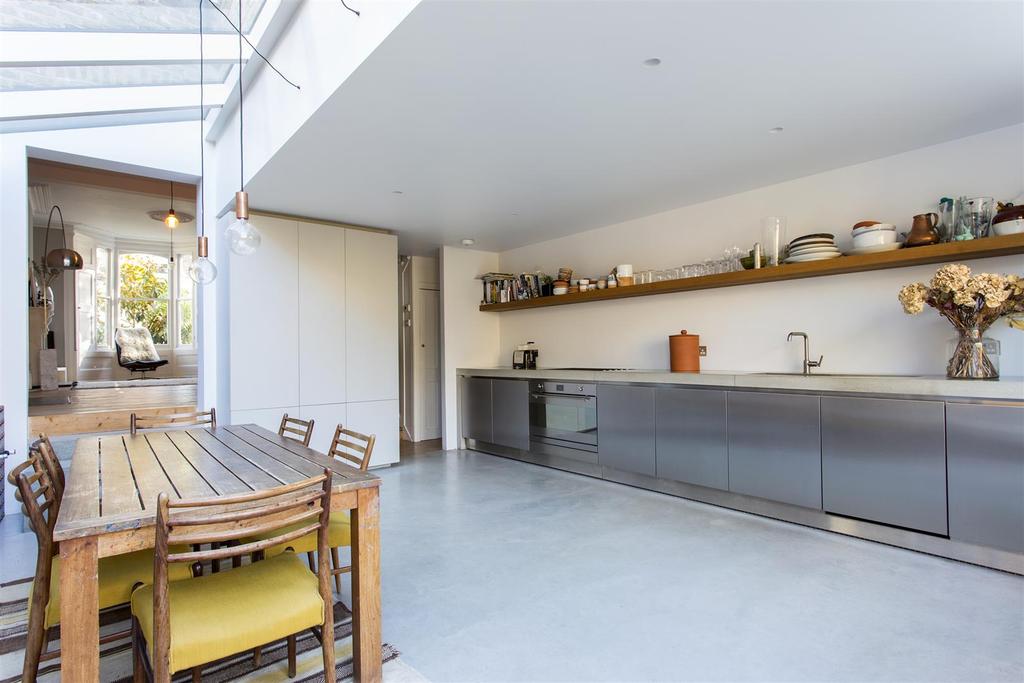 Chesholm Road 12.jpg