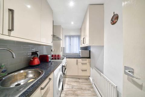 1 bedroom flat for sale - Etloe House, Leyton, E10