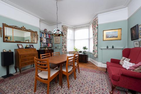 14 Thetford Road, New Malden, KT3 5DW