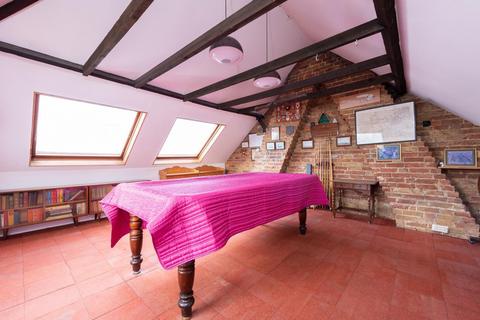 14 Thetford Road, New Malden, KT3 5DW