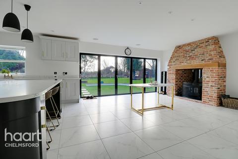 5 bedroom detached house for sale - Roxwell Road, Chelmsford
