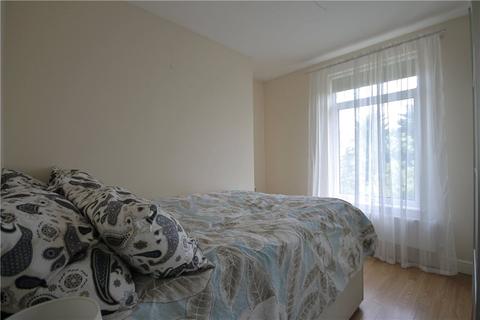 8b Bensham Manor Road, Thornton Heath, CR7 7AA