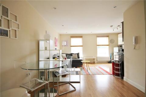 8b Bensham Manor Road, Thornton Heath, CR7 7AA