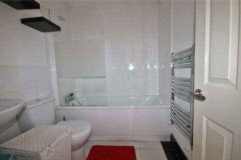 8b Bensham Manor Road, Thornton Heath, CR7 7AA