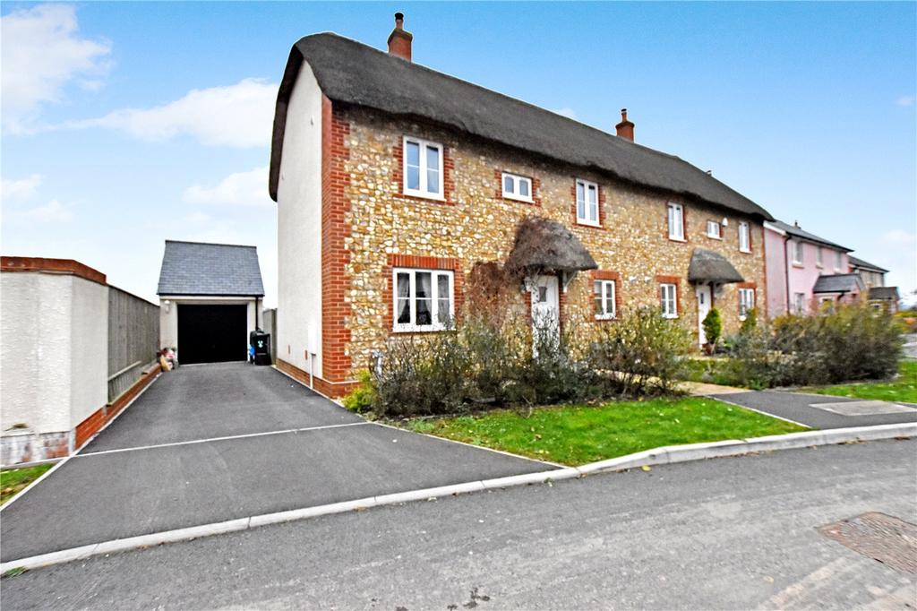 Drake Meadows, Churchinford, Taunton... 3 bed semidetached house £