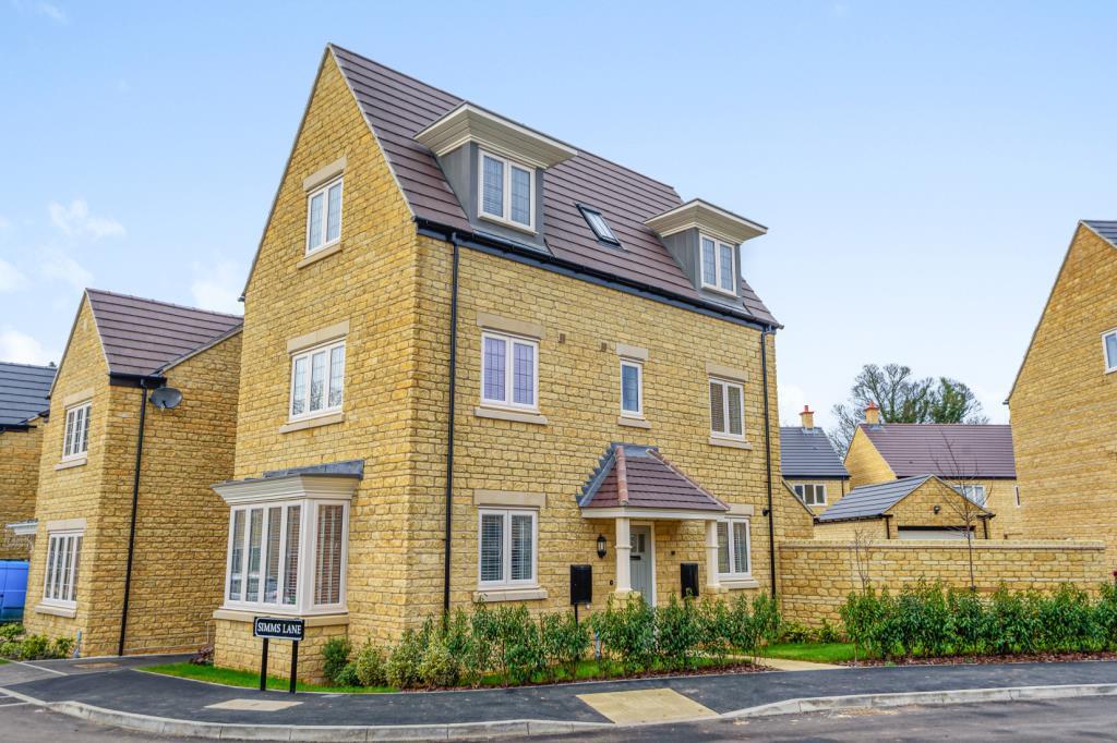 Chipping Norton, Oxfordshire, OX7 4 bed detached house £650,000