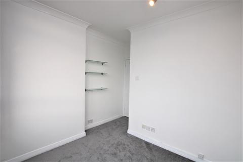 2 bedroom flat to rent, Westchester Court, Westchester Drive, Hendon, NW4