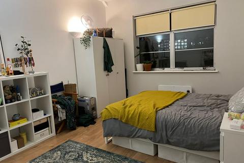 2 bedroom flat to rent - Commercial Street, London