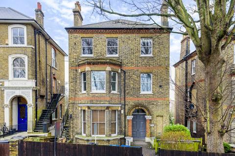 Flat D, 37 Central Hill, London, SE19 1BW