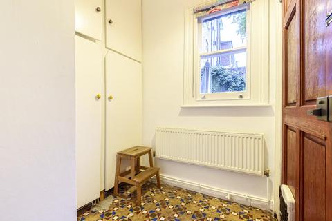 Flat D, 37 Central Hill, London, SE19 1BW
