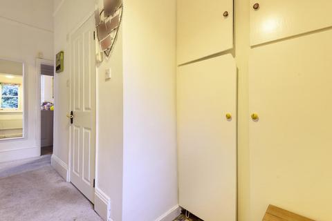 Flat D, 37 Central Hill, London, SE19 1BW